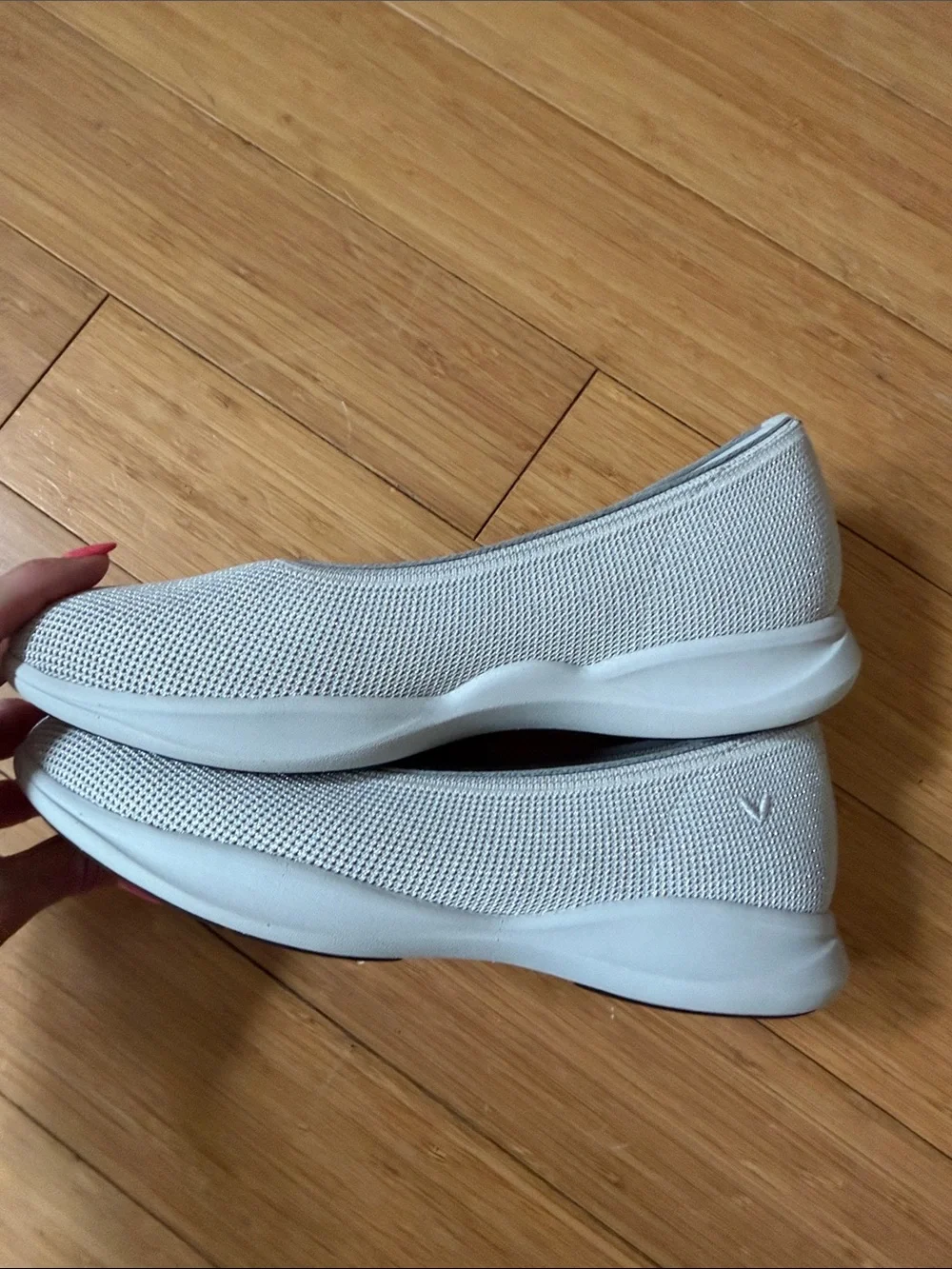 Women's Slip-On Knit Flats in Light Glittery Gray